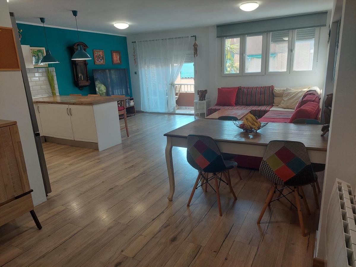 Family Apartment Andrea Alaquas Zewnętrze zdjęcie